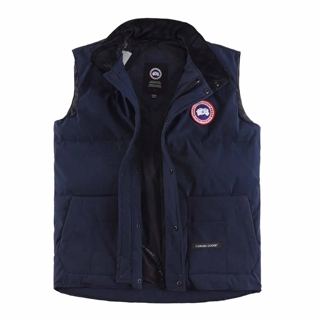 P320 Canada Goose Canada Goose #Freestyle Crew 4154M men's and women's vest down# ➖ Genuine synchronous anti-counterfeiting chip sensor! ➖ Imported Behringer embroidery machine to customize 10,000-needle embroidery logo! ➖ Imported 21-count polyester-cotton blended original fabric, using Feather-Light 10D waterproof coating fabric, made of 84.5% polyester fiber and 15.5% cotton, 100% the best feel in the entire network! ➖ The genuine official website uses the national standard 80 white duck down, and will never be misled by false claims such as 90 down or goose down! ➖ 100% nylon nylon lining with double double-layer sealing design to prevent velvet from running away. Top-grade polar fleece is used in the collar and pockets to keep warm and comfortable! ➖ Yoshida YKK provides original custom-made electroplated sliders. YKK two-way lockable zippers are tight and smooth and will not peel off paint! ➖ 3M composite original Velcro is durable, and all accessories and hardware are disassembled and customized!  SIZE: XS S M L XL XXL [Attached: Size chart]
